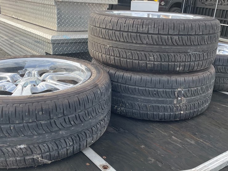 #1449-•-(4)-aluminum-6-bolt-rims-with-tires-image-1