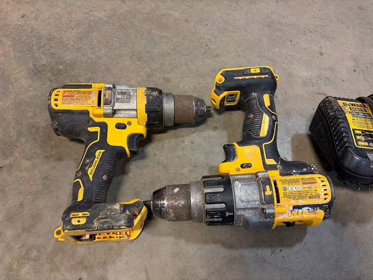 assortment-of-dewalt-battery-powered-hand-tools-image-3