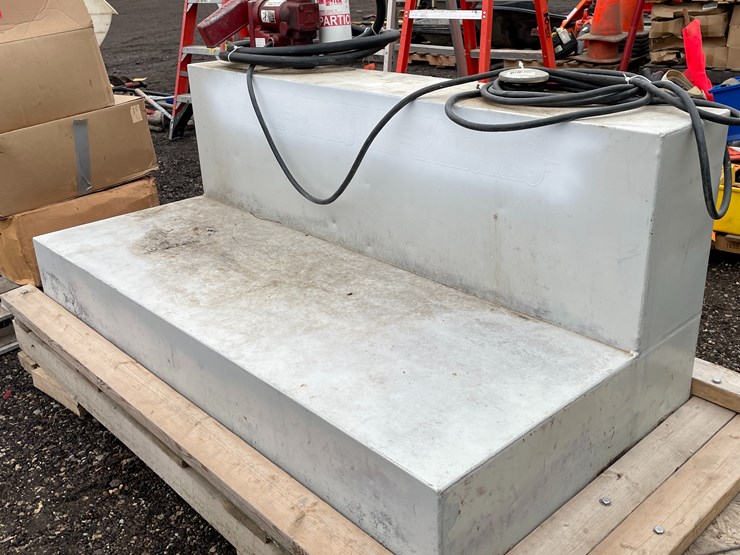 #1349-•-105-gallon-fuel-tank-with-electric-pump-image-2