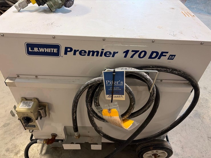 l.b.-white-premier-170-df-portable-heater-image-12