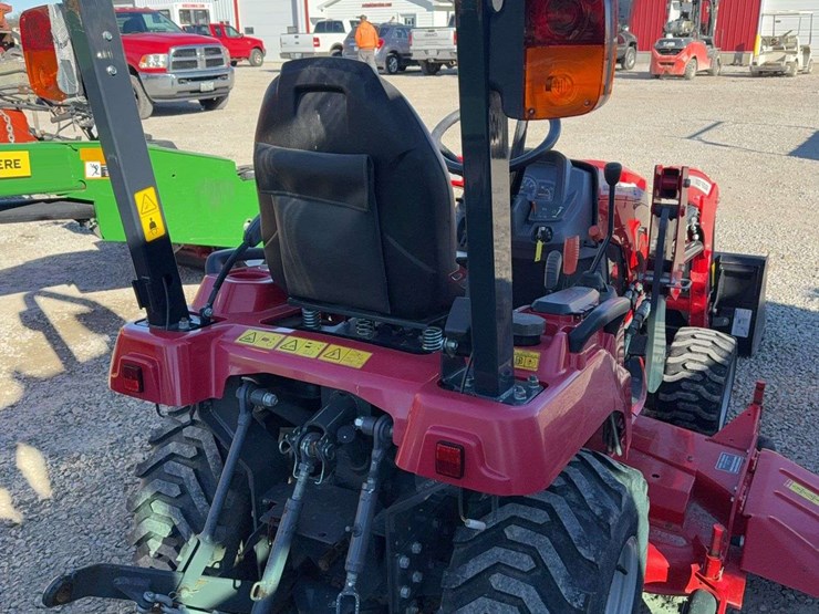 1723e-massey-ferguson-utility-tractor-with-loader,-60"-mower-deck,-new-tac-meter,-unknown-hours-image-10