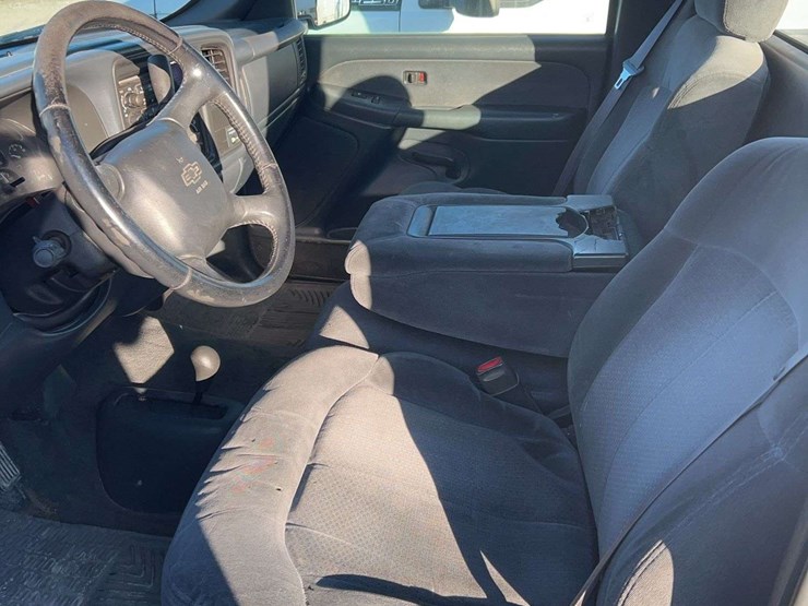 2000-chevrolet-2500-image-12