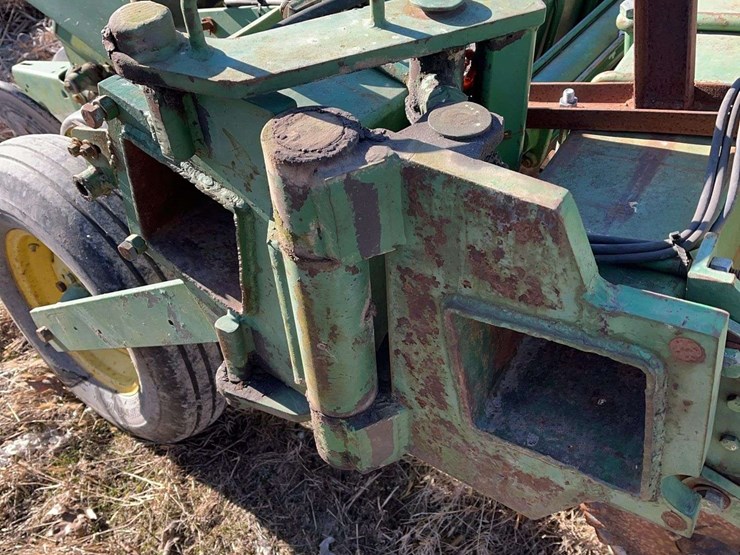 john-deere-12-image-12