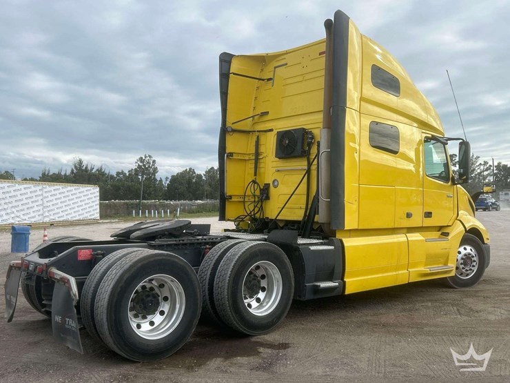 2018-volvo-vnl-760-t/a-sleeper-cab-truck-tractor-image-3