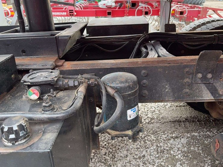 2001-international-2001-image-13