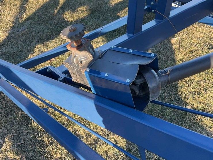 harvest-international-swing-away-auger,-540pto,-10"x72'-image-7