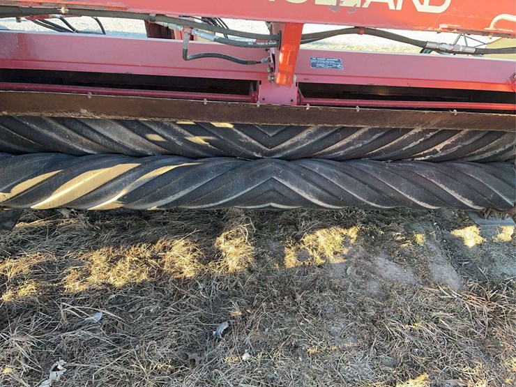 new-holland-415-image-11