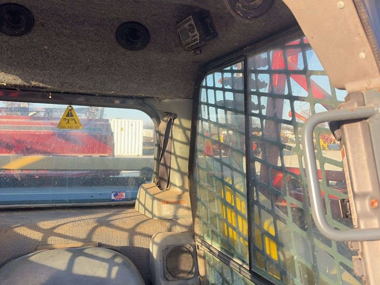 2015-gehl-v270-image-20