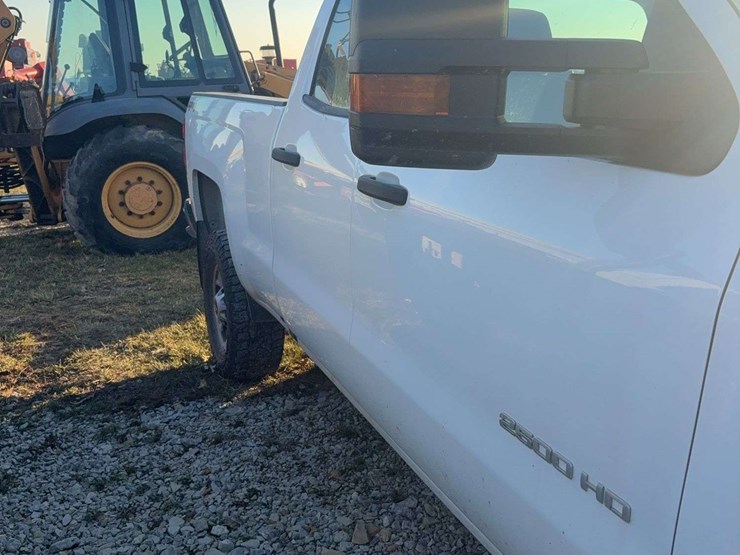 2017-chevrolet-2500-image-7