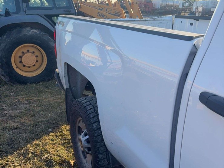 2017-chevrolet-2500-image-8