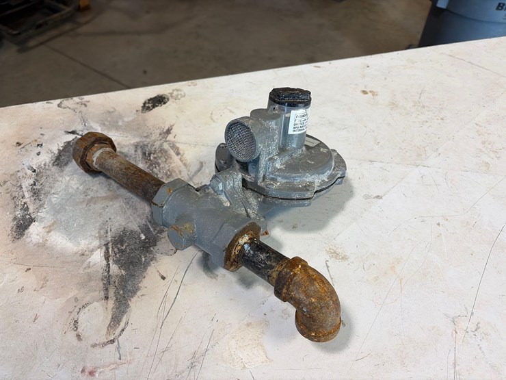 l.b.-white-premier-350-df-portable-heater-image-7