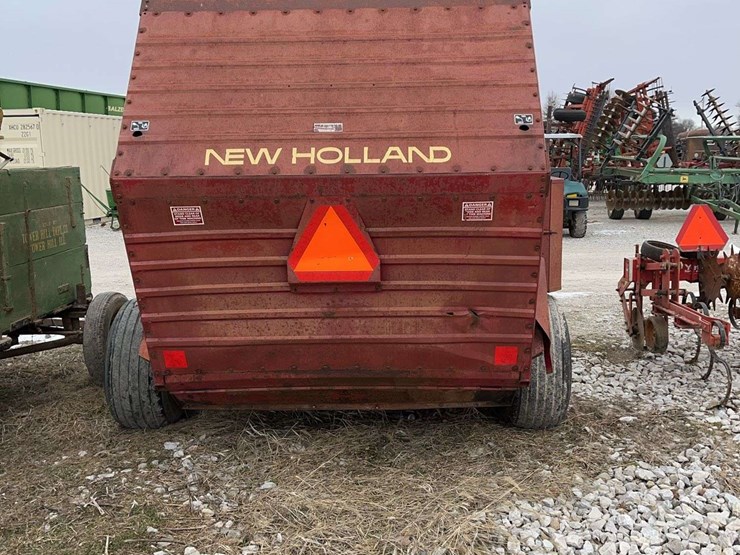 new-holland-851-image-5