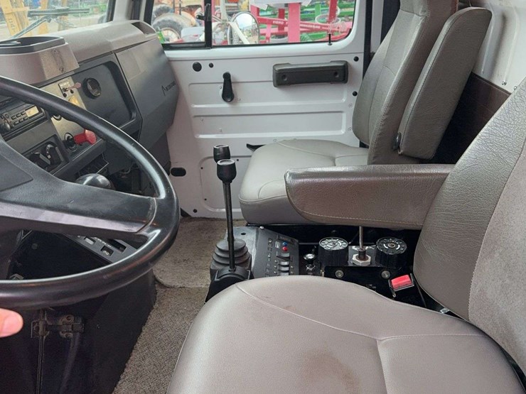 2001-international-2001-image-24