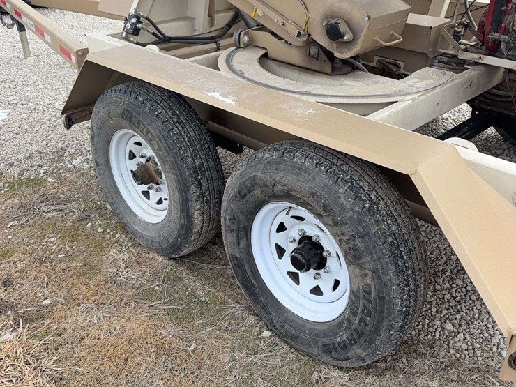 2018-unverferth-2755-seed-tender,-tandem-axle,-roll-tarp,-talc-inductor,-corded-remote,-good-shape,-honda-engine,-just-upgraded-to-a-triple-axel,-field-ready-image-15