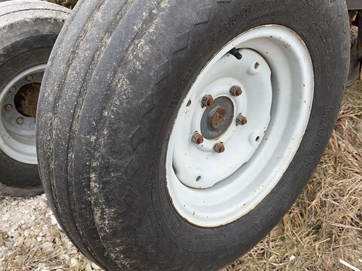 crust-buster-15ft-drill,-field-ready,-used-for-planting-wheat-in-waterways,-used-fall-of-2025-image-12