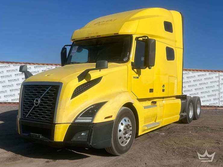 2018-volvo-vnl-760-t/a-sleeper-cab-truck-tractor-image-1