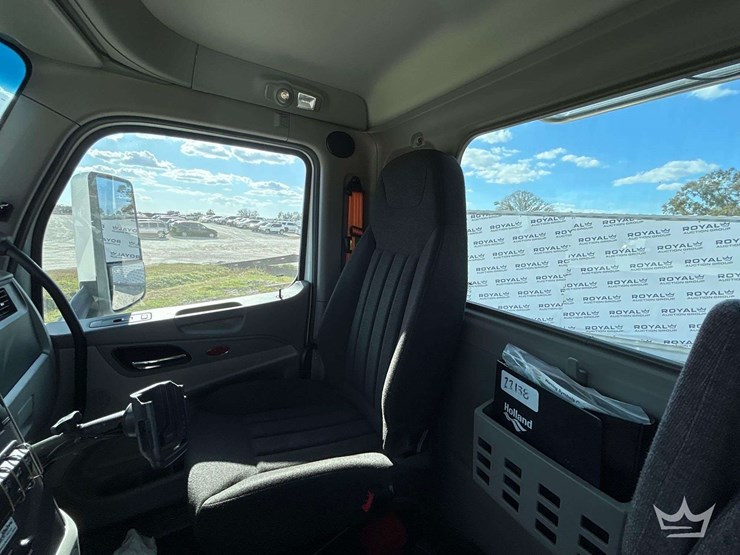 2022-peterbilt-579-image-20