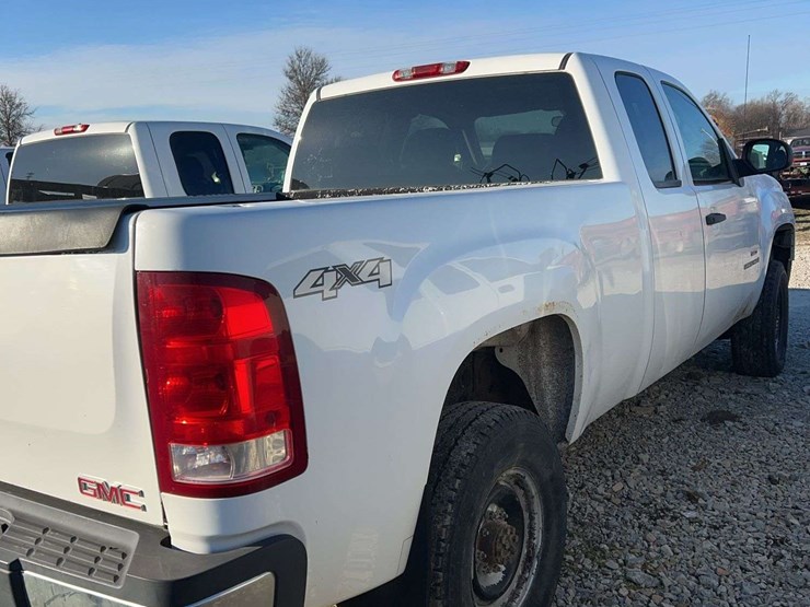 2009-gmc-2500hd-image-6