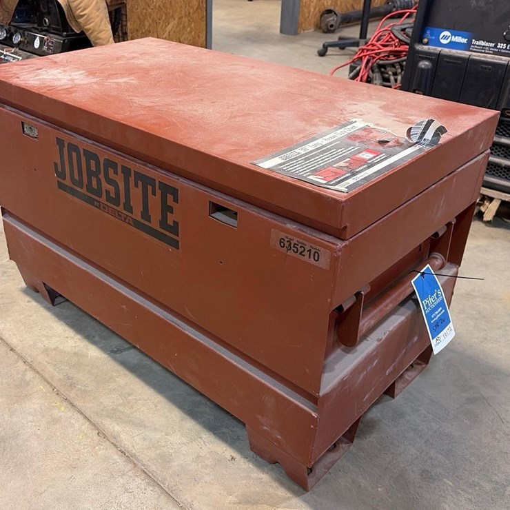 JOBSITE Heavy-Duty Chest