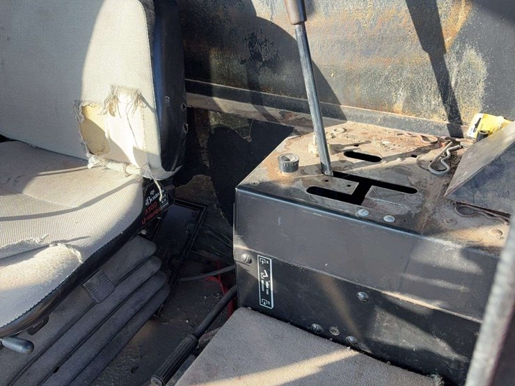 international-1660-combine-image-26