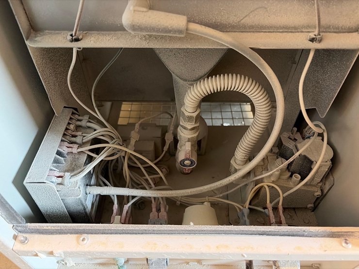 l.b.-white-premier-80-df-portable-heater-image-9