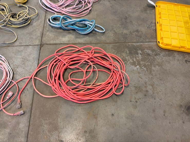 assortment-of-extension-cords-image-4