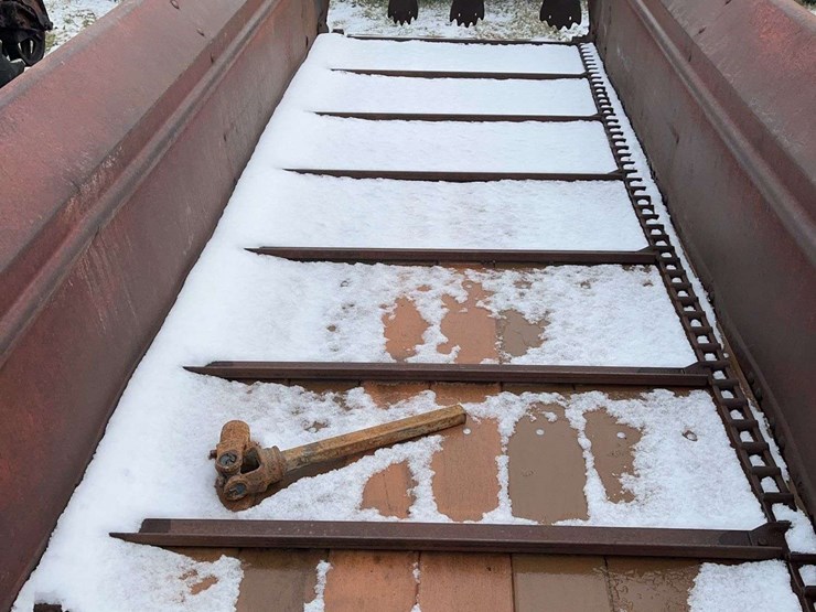 new-holland-328-image-2