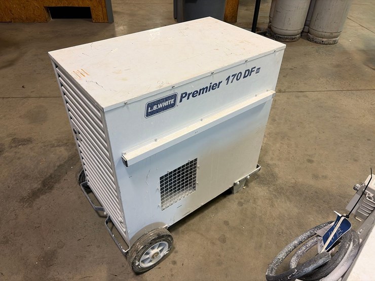 l.b.-white-premier-170-df-portable-heater-image-3