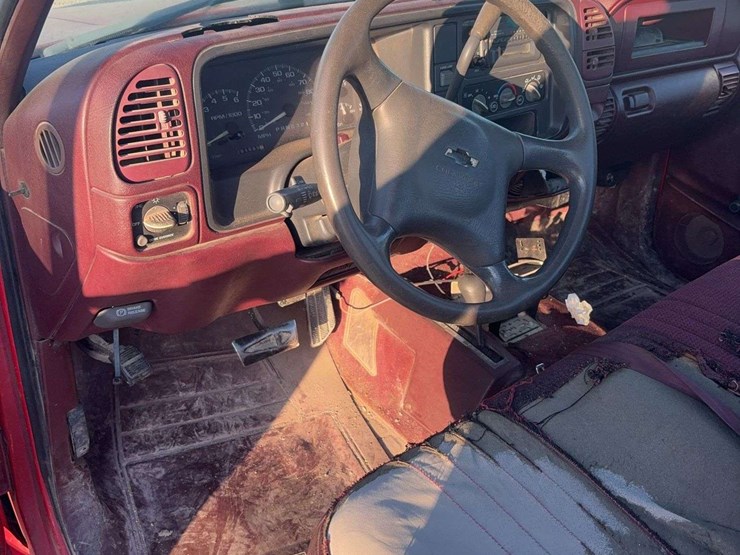 1998-chevrolet-single-cab-pick-up-truck,-4wd,-cloth-seats,-281,500-miles,-vin--1gcgk24rwz247440-image-9