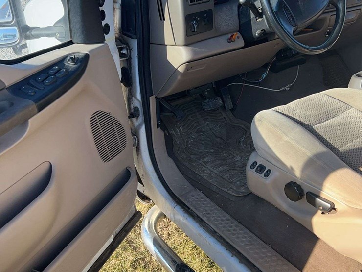 2001-ford-f250-image-14