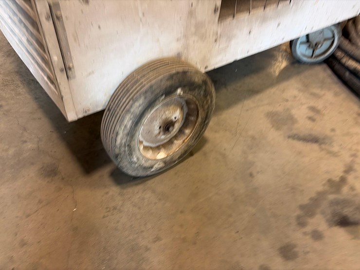 l.b.-white-premier-350-df-portable-heater-image-9