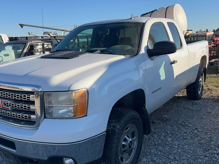 2013-gmc-2500hd-image-1