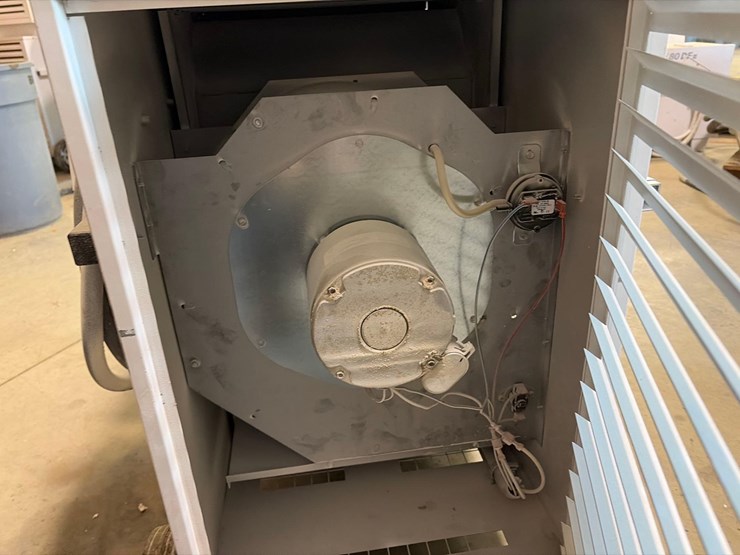 l.b.-white-premier-170-df-portable-heater-image-10