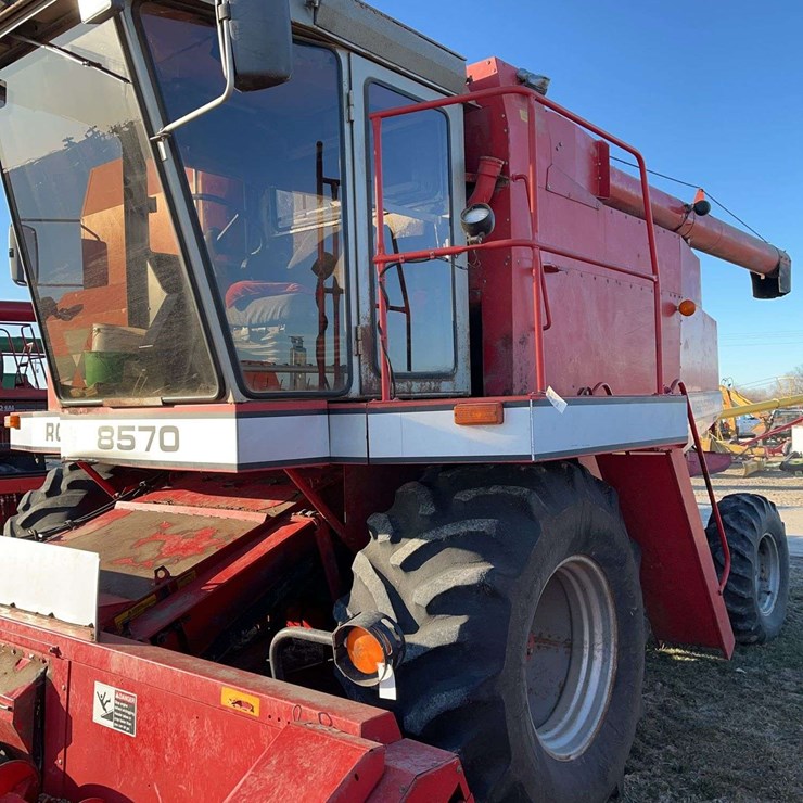 1992 MASSEY-FERGUSON 8570