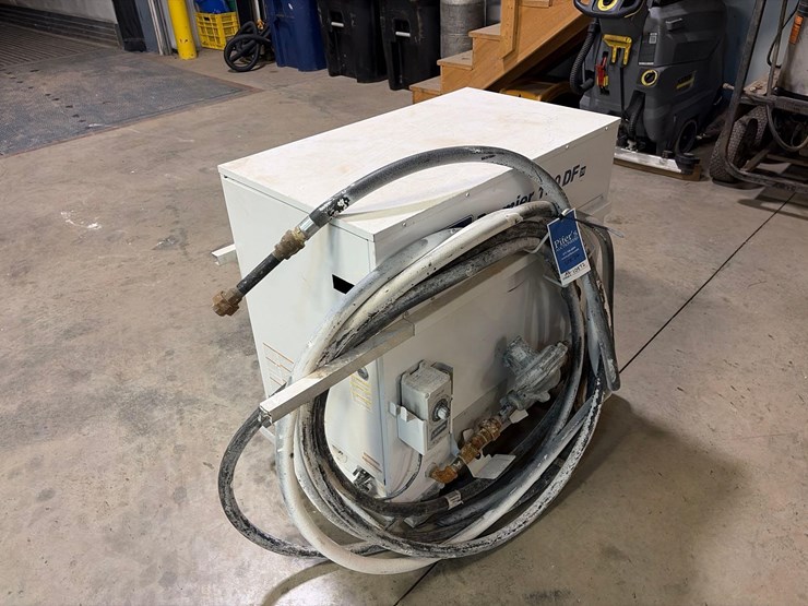 l.b.-white-premier-170-df-portable-heater-image-1