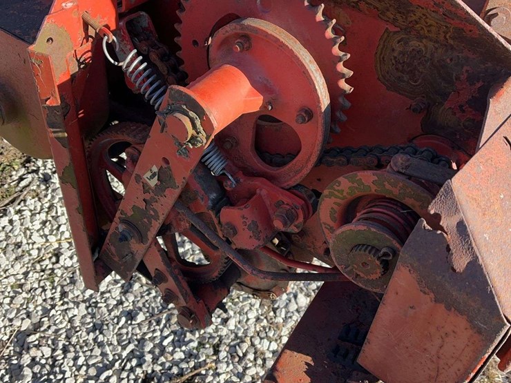 new-holland-512-image-7