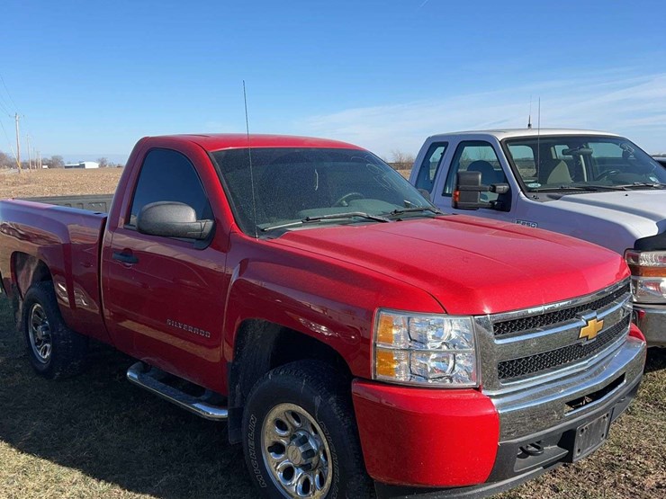 2011-chevrolet-1500-image-1
