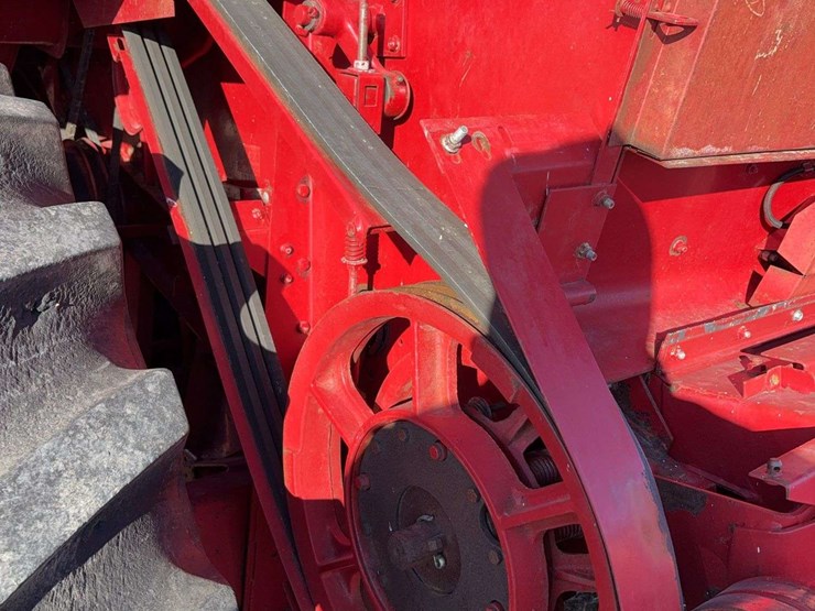 international-1660-combine-image-5