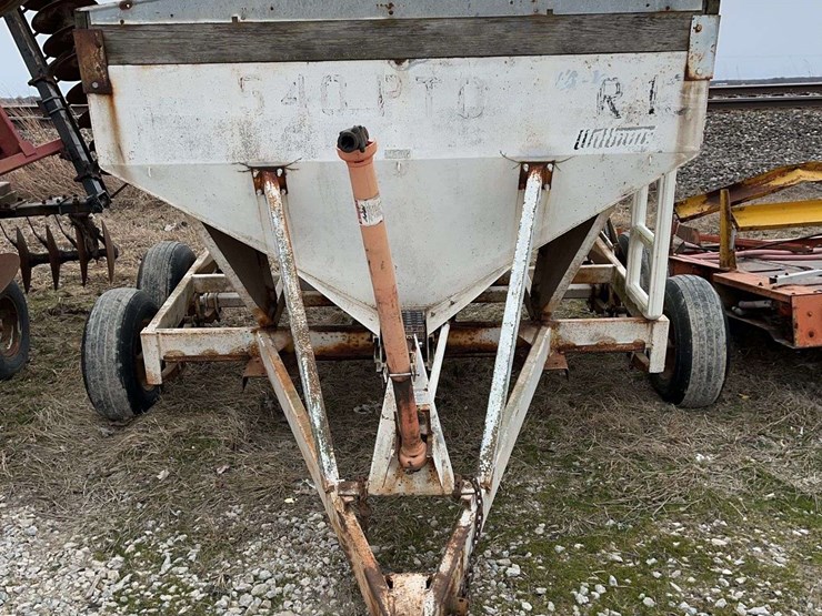 wilmer-500-fertilizer-spreader,-tandem-axle,-works,-needs-a-little-tlc-image-2