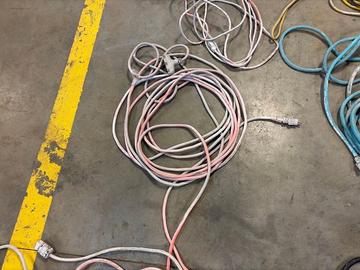 assortment-of-extension-cords-image-7