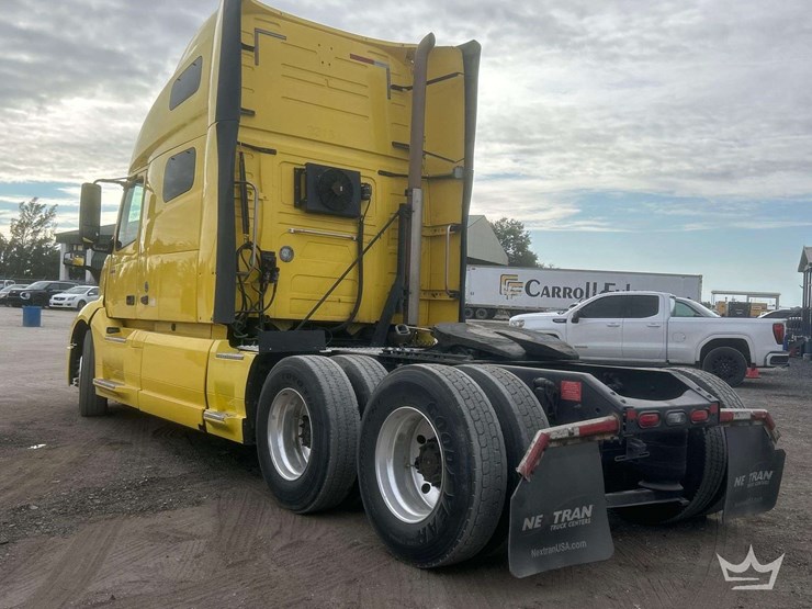 2018-volvo-vnl-760-t/a-sleeper-cab-truck-tractor-image-4