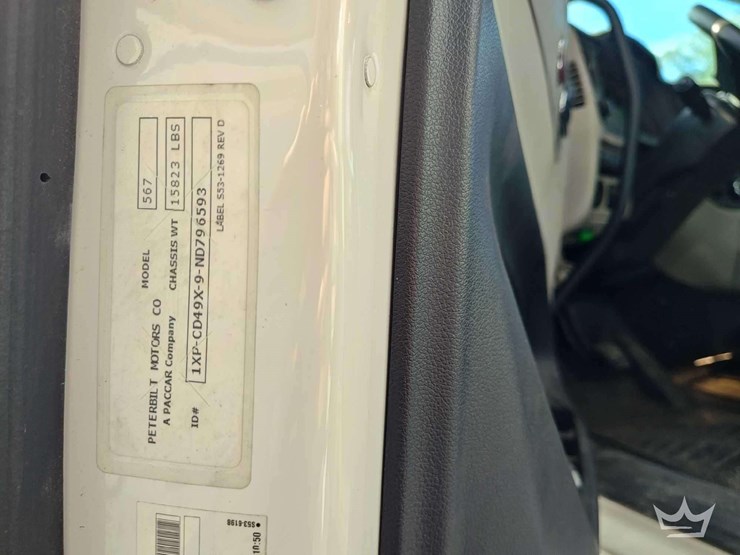 2022-peterbilt-567-image-28