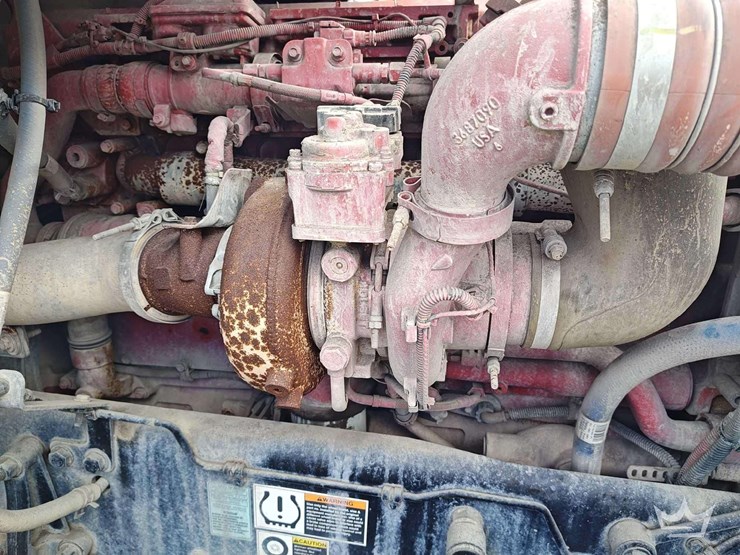 2022-peterbilt-567-image-27