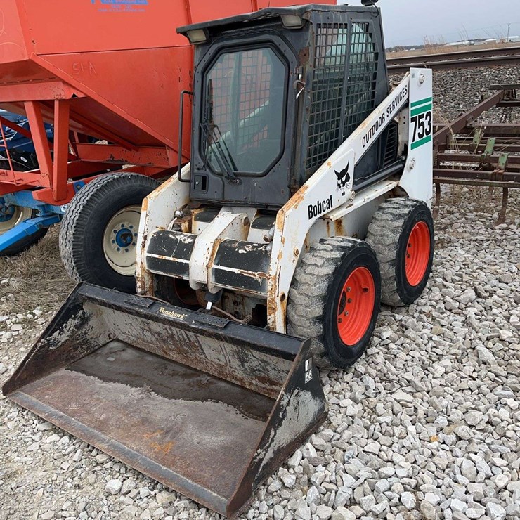 BOBCAT 753