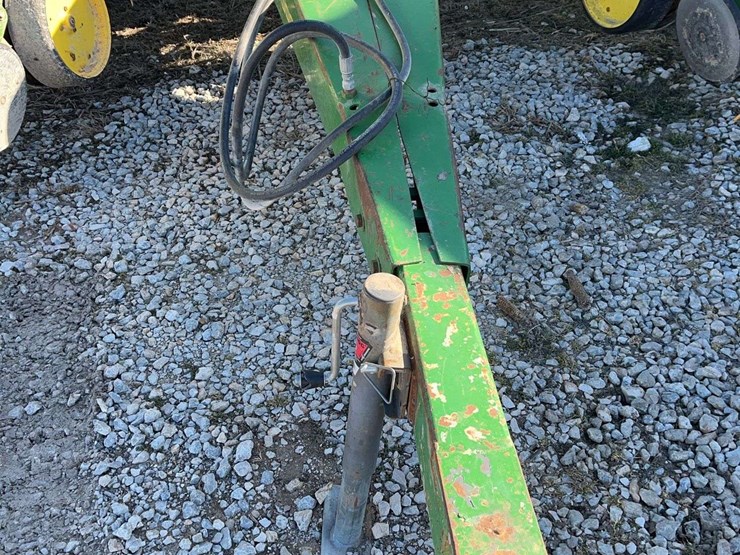 2024-john-deere-7000-image-18