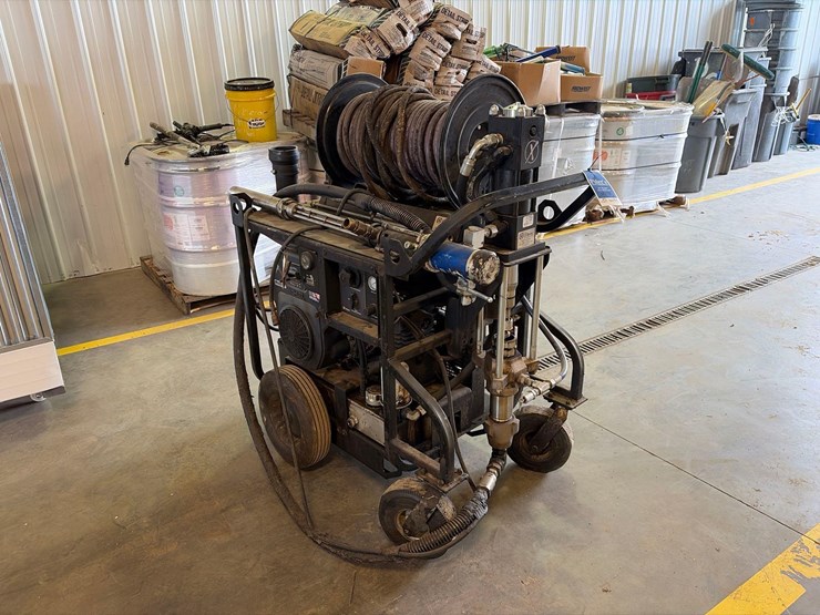 industrial-water-proofing-sprayer-w/-drums-of-mel-rol-lm-image-2