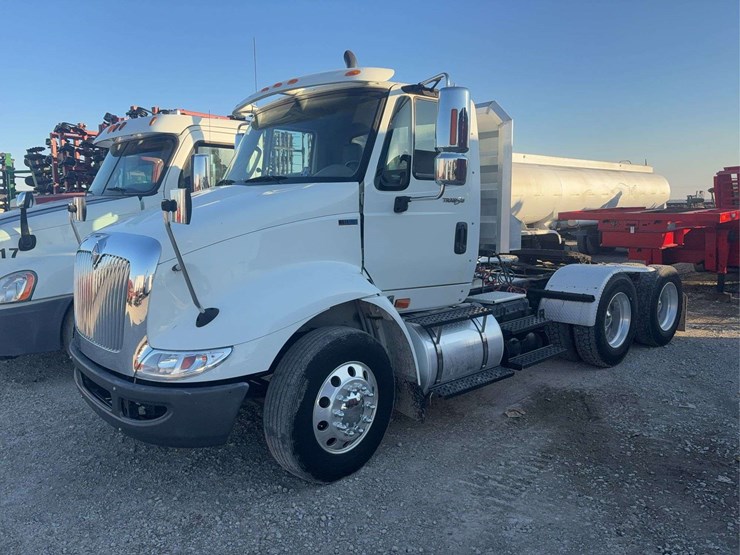 2014-international-8600-image-1
