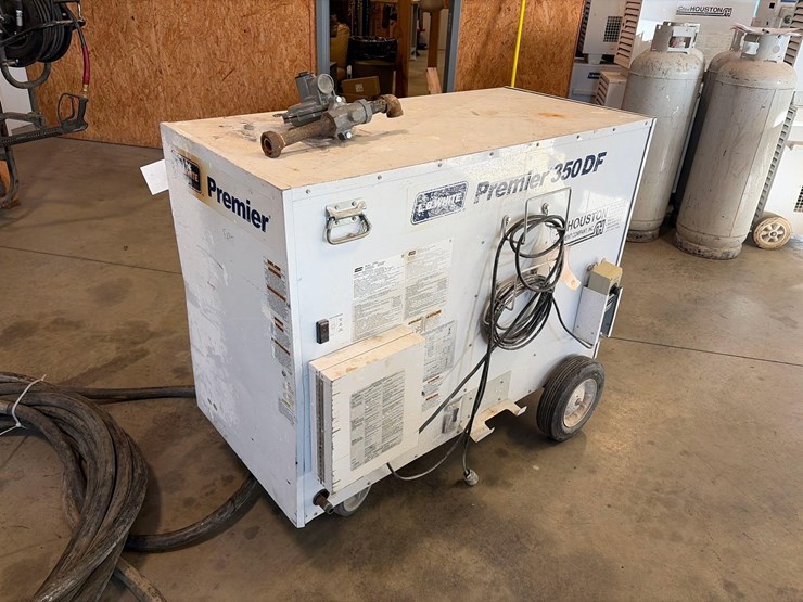 l.b.-white-premier-350-df-portable-heater-image-4