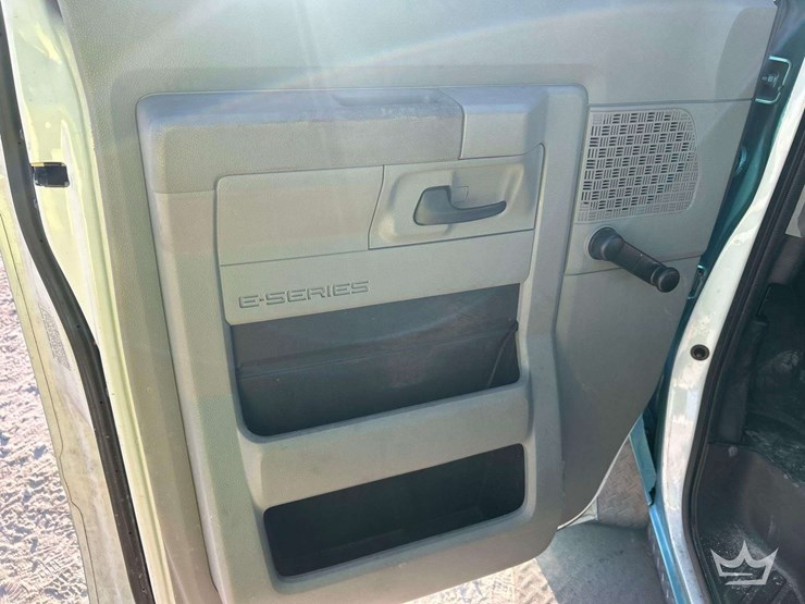 2019-ford-e450-image-14