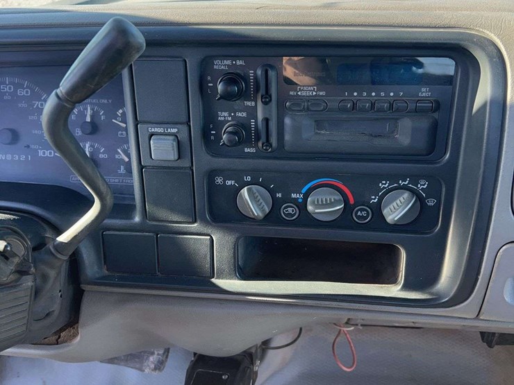 2000-chevrolet-3500-image-15